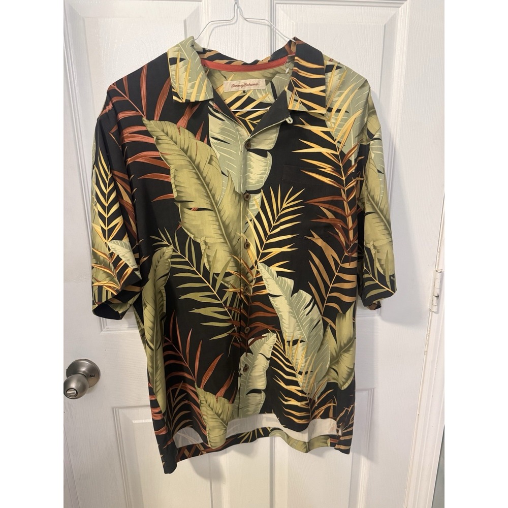Tommy Bahama Men's L 100% Silk Hawaiian Shirt Tropical Leaf Black Camp Collar